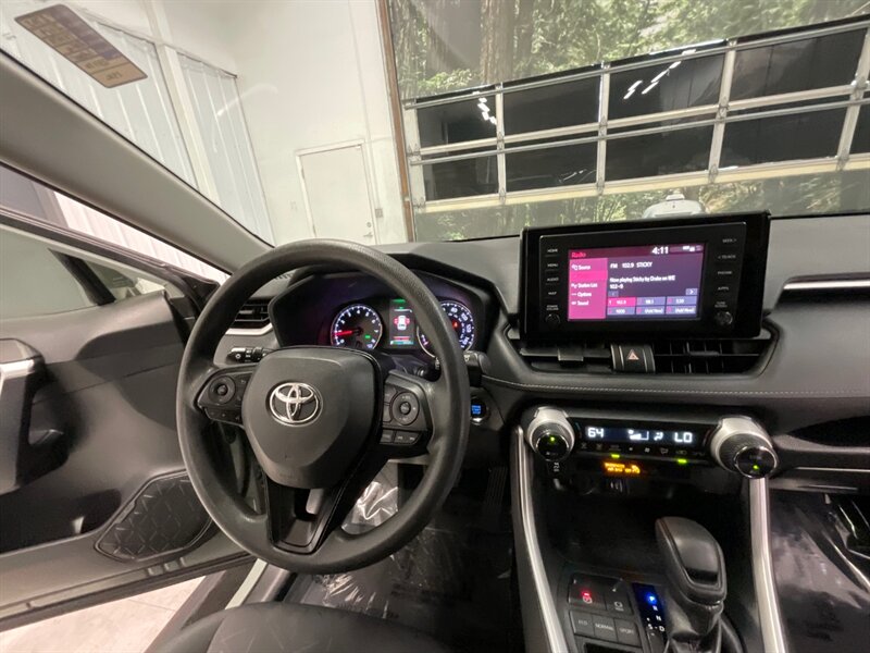 2019 Toyota RAV4 XLE Sport Utility /Sunroof / Camera  / 29,000 MILE  / LOCAL SUV / 4Cyl 2.5L / FWD / Excel Cond - Photo 18 - Gladstone, OR 97027