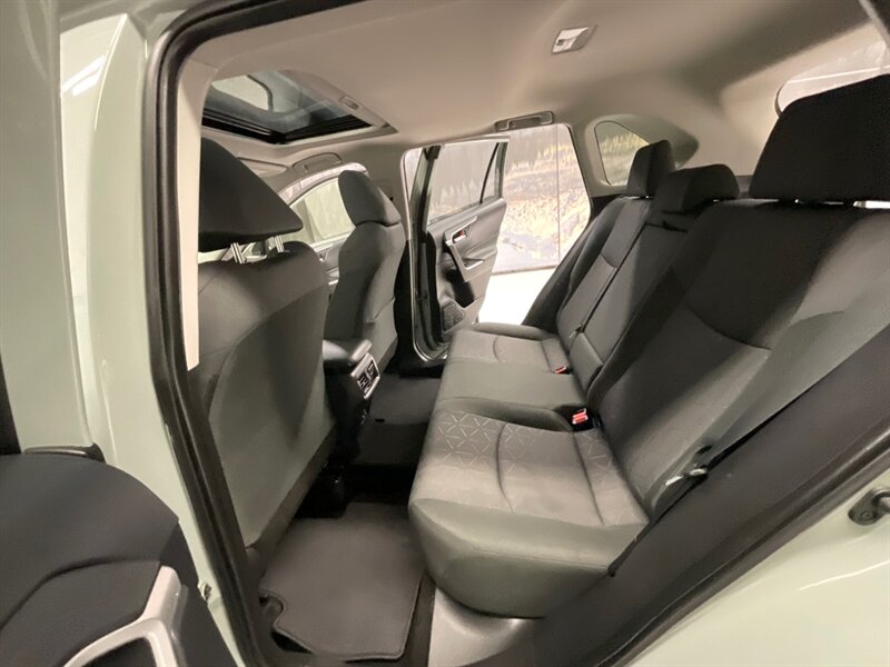 2019 Toyota RAV4 XLE Sport Utility /Sunroof / Camera  / 29,000 MILE  / LOCAL SUV / 4Cyl 2.5L / FWD / Excel Cond - Photo 13 - Gladstone, OR 97027