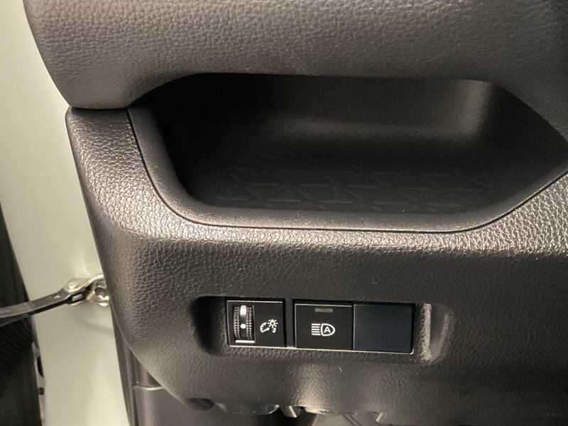 2019 Toyota RAV4 XLE Sport Utility /Sunroof / Camera  / 29,000 MILE  / LOCAL SUV / 4Cyl 2.5L / FWD / Excel Cond - Photo 43 - Gladstone, OR 97027