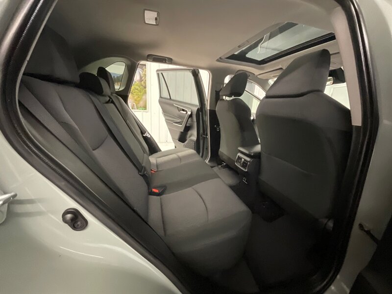 2019 Toyota RAV4 XLE Sport Utility /Sunroof / Camera  / 29,000 MILE  / LOCAL SUV / 4Cyl 2.5L / FWD / Excel Cond - Photo 14 - Gladstone, OR 97027