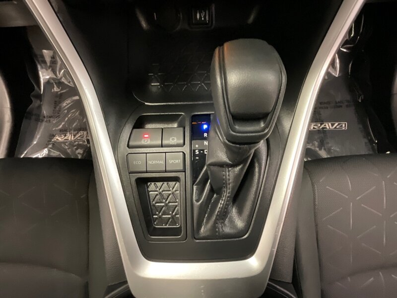 2019 Toyota RAV4 XLE Sport Utility /Sunroof / Camera  / 29,000 MILE  / LOCAL SUV / 4Cyl 2.5L / FWD / Excel Cond - Photo 35 - Gladstone, OR 97027