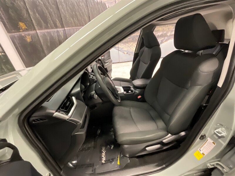 2019 Toyota RAV4 XLE Sport Utility /Sunroof / Camera  / 29,000 MILE  / LOCAL SUV / 4Cyl 2.5L / FWD / Excel Cond - Photo 33 - Gladstone, OR 97027