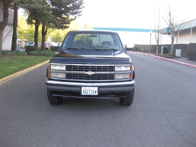 1993 Chevrolet K2500 Cheyenne   - Photo 2 - Portland, OR 97217