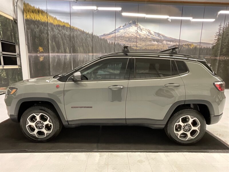 2022 Jeep Compass Trailhawk 4X4 / 2.4L 4Cyl / Camera / 7,000 MILES  / 1-OWNER LOCAL / Leather & Heated Seats / LIKE NEW - Photo 3 - Gladstone, OR 97027