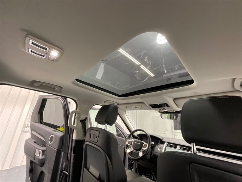 2021 Land Rover Discovery P300 S AWD / Dual Sunroof / 24 photo