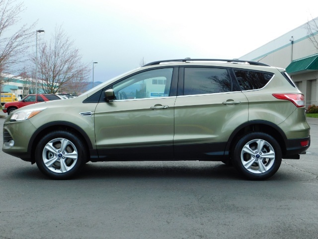 2013 Ford Escape SE / 2.0Liter 4Cyl / AWD / Panoramic Sunroof   - Photo 3 - Portland, OR 97217