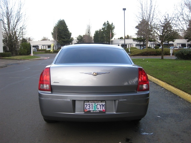 2006 Chrysler 300 Series Touring/ Limited edition/ 6Cyl/ AWD/ 51k miles   - Photo 4 - Portland, OR 97217