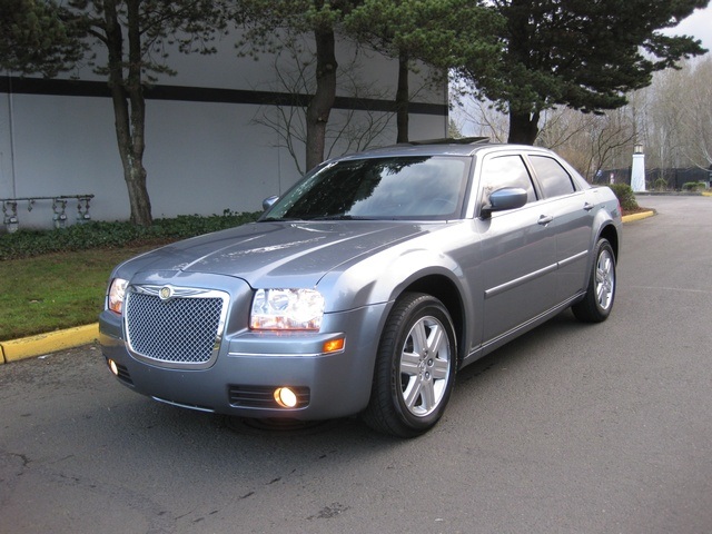 2006 Chrysler 300 Series Touring/ Limited edition/ 6Cyl/ AWD/ 51k miles   - Photo 1 - Portland, OR 97217