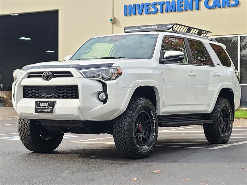 2020 Toyota 4Runner SR5 PREMIUM 4X4 / 3RD SEAT / SUN ROOF / LIFTED  / Heated Leather / 7-Seats / BF Goodrich Tires / TRD Wheels / Factory Warranty - Photo 1 - Portland, OR 97217