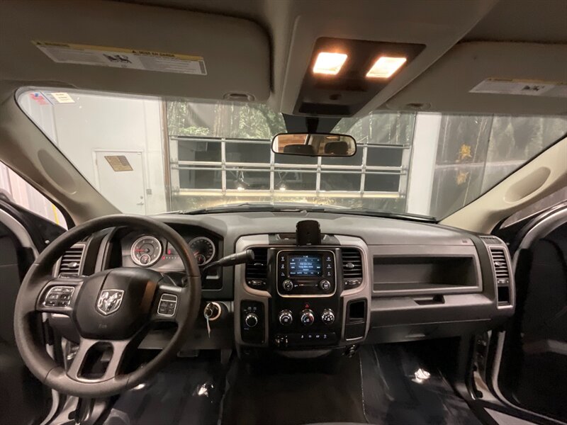 2018 RAM 3500 Crew Cab 4X4 / 6.7L DIESEL / DUALLY / AISIN TRANNY  1-OWNER / DUALLY / 6.7L CUMMINS DIESEL / Excel Cond - Photo 36 - Gladstone, OR 97027