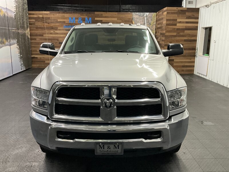 2018 RAM 3500 Crew Cab 4X4 / 6.7L DIESEL / DUALLY / AISIN TRANNY  1-OWNER / DUALLY / 6.7L CUMMINS DIESEL / Excel Cond - Photo 5 - Gladstone, OR 97027