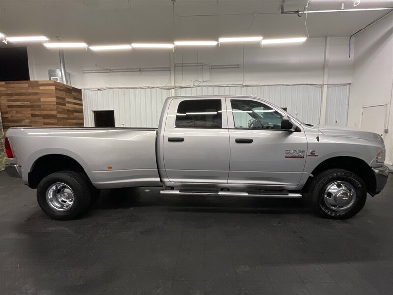 2018 RAM 3500 Crew Cab 4X4 / 6.7L DIESEL / DUALLY / AISIN TRANNY  1-OWNER / DUALLY / 6.7L CUMMINS DIESEL / Excel Cond - Photo 4 - Gladstone, OR 97027