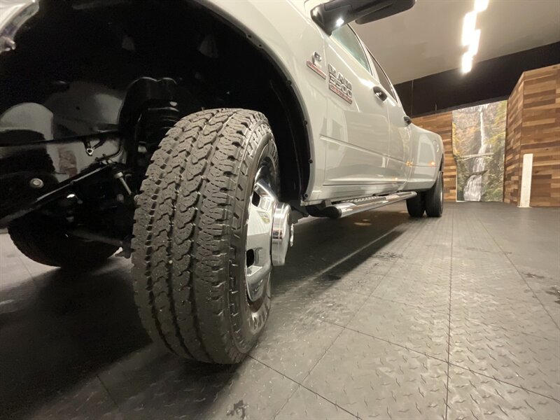 2018 RAM 3500 Crew Cab 4X4 / 6.7L DIESEL / DUALLY / AISIN TRANNY  1-OWNER / DUALLY / 6.7L CUMMINS DIESEL / Excel Cond - Photo 24 - Gladstone, OR 97027