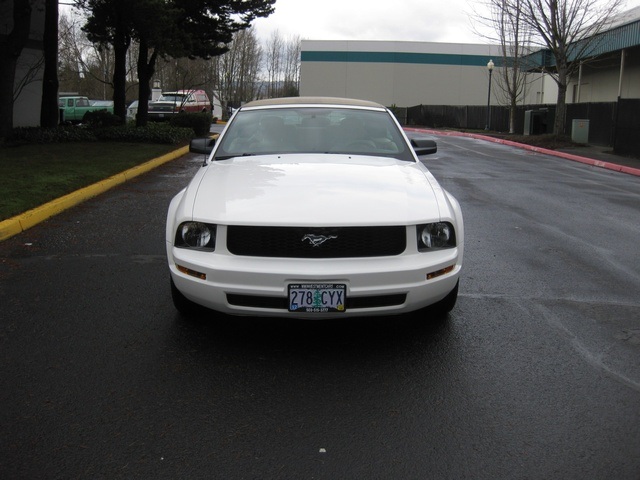 2005 Ford Mustang Convertible Power Top V6 / Automatic / LOW miles   - Photo 2 - Portland, OR 97217