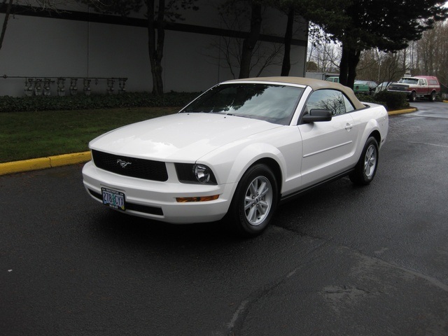2005 Ford Mustang Convertible Power Top V6 / Automatic / LOW miles   - Photo 1 - Portland, OR 97217