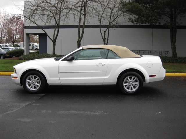 2005 Ford Mustang Convertible Power Top V6 / Automatic / LOW miles   - Photo 3 - Portland, OR 97217