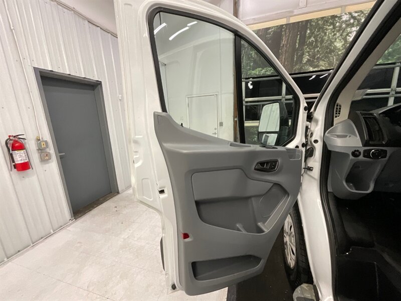 2018 Ford Transit Cargo Van 250 / 3.7L V6 / Backup Camera / 51K MILE / Cruise Control / Backup Cam / LOW ROOF - Photo 31 - Gladstone, OR 97027