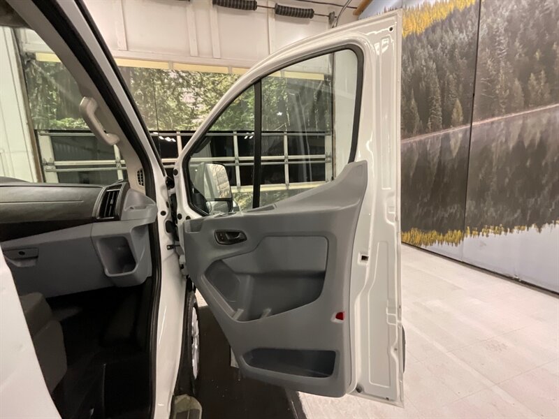 2018 Ford Transit Cargo Van 250 / 3.7L V6 / Backup Camera / 51K MILE / Cruise Control / Backup Cam / LOW ROOF - Photo 32 - Gladstone, OR 97027