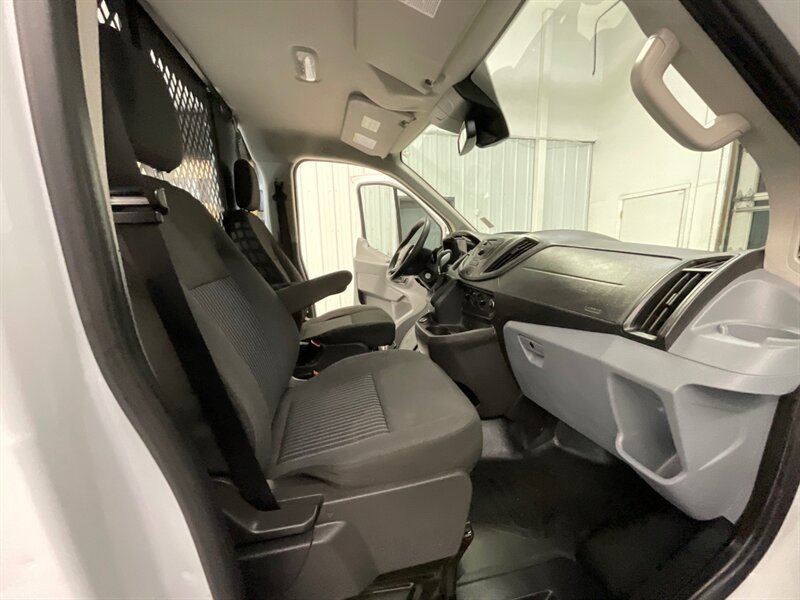 2018 Ford Transit Cargo Van 250 / 3.7L V6 / Backup Camera / 51K MILE / Cruise Control / Backup Cam / LOW ROOF - Photo 17 - Gladstone, OR 97027