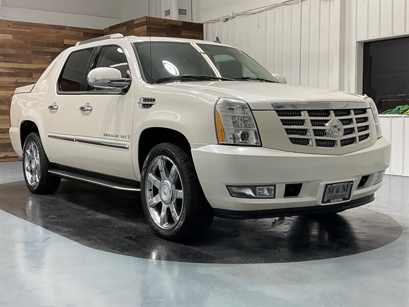 2007 Cadillac Escalade EXT Sport Utility Pickup AWD / 6.2L V8 / 111K MILE  / FULLY LOADED - Photo 51 - Gladstone, OR 97027