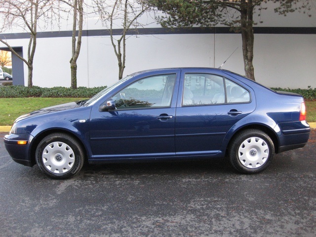 2001 Volkswagen Jetta GL/ 5-Speed manual/ 4-Dr Sedan   - Photo 2 - Portland, OR 97217
