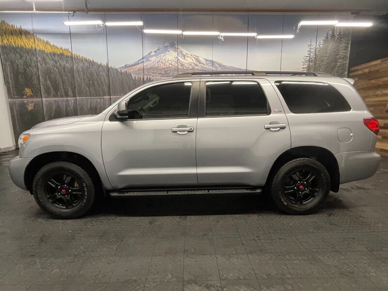 2014 Toyota Sequoia SR5 PREMIUM 4X4 / LEATHER HEATED / 1-OWNER  LOCAL SUV / LEATHER / SUNROOF / CAMERA / BLACK WHEELS / SHARP & CLEAN - Photo 3 - Gladstone, OR 97027