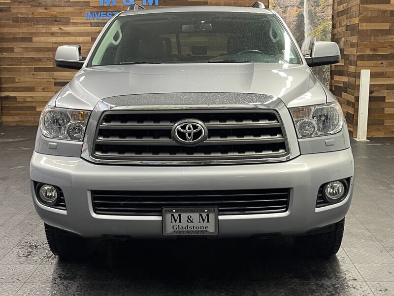 2014 Toyota Sequoia SR5 PREMIUM 4X4 / LEATHER HEATED / 1-OWNER  LOCAL SUV / LEATHER / SUNROOF / CAMERA / BLACK WHEELS / SHARP & CLEAN - Photo 5 - Gladstone, OR 97027