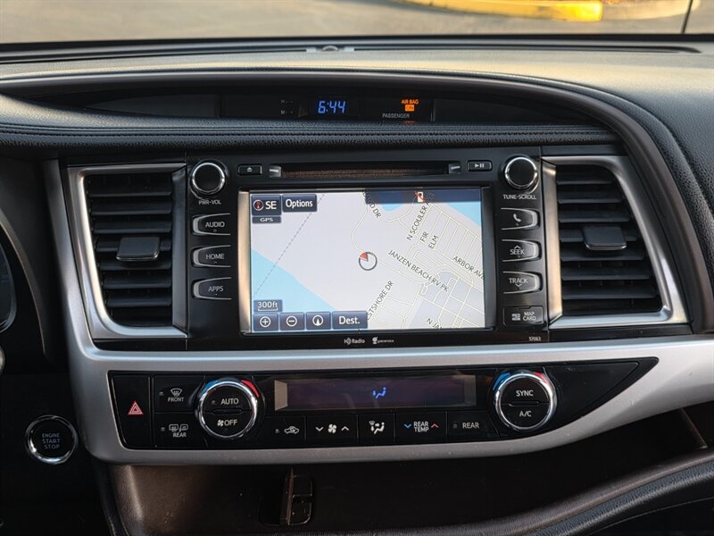 2014 Toyota Highlander XLE 4X4 SUN ROOF / LEATHER / NAVi / CAM / 7-SEATER / FULY LOADED / LOCAL CAR / ALL WHEEL DRIVE - Photo 21 - Portland, OR 97217