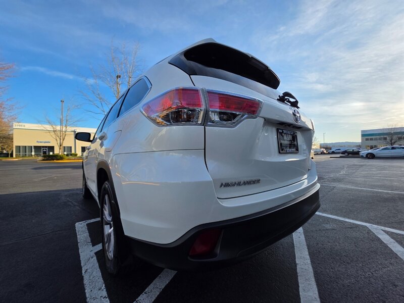 2014 Toyota Highlander XLE 4X4 SUN ROOF / LEATHER / NAVi / CAM / 7-SEATER / FULY LOADED / LOCAL CAR / ALL WHEEL DRIVE - Photo 12 - Portland, OR 97217