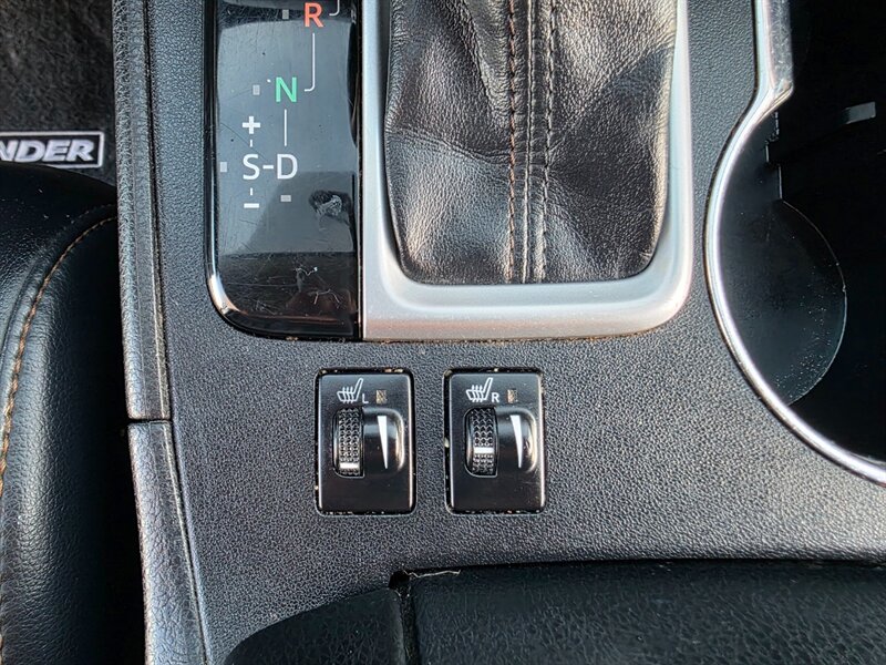 2014 Toyota Highlander XLE 4X4 SUN ROOF / LEATHER / NAVi / CAM / 7-SEATER / FULY LOADED / LOCAL CAR / ALL WHEEL DRIVE - Photo 33 - Portland, OR 97217