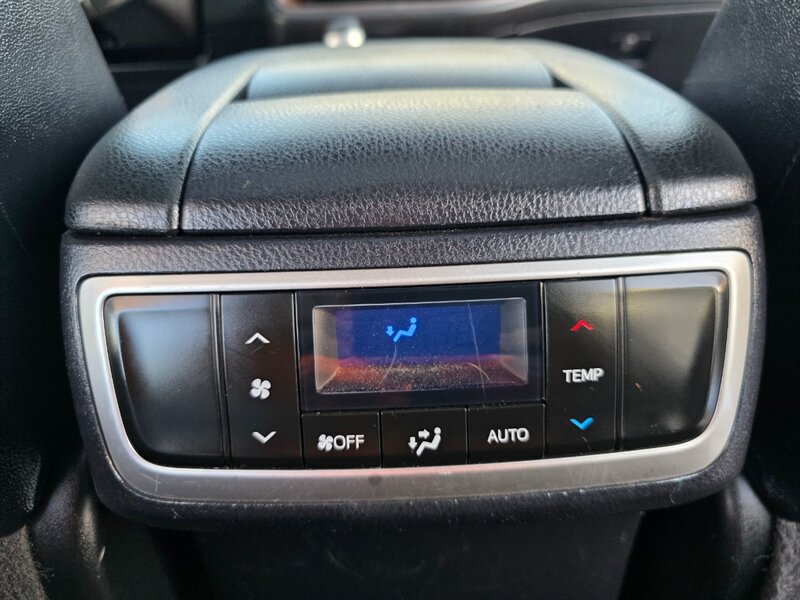 2014 Toyota Highlander XLE 4X4 SUN ROOF / LEATHER / NAVi / CAM / 7-SEATER / FULY LOADED / LOCAL CAR / ALL WHEEL DRIVE - Photo 42 - Portland, OR 97217