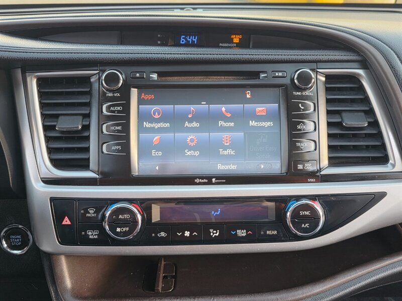 2014 Toyota Highlander XLE 4X4 SUN ROOF / LEATHER / NAVi / CAM / 7-SEATER / FULY LOADED / LOCAL CAR / ALL WHEEL DRIVE - Photo 38 - Portland, OR 97217