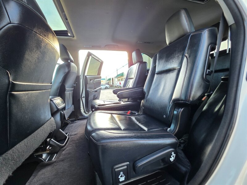 2014 Toyota Highlander XLE 4X4 SUN ROOF / LEATHER / NAVi / CAM / 7-SEATER / FULY LOADED / LOCAL CAR / ALL WHEEL DRIVE - Photo 15 - Portland, OR 97217