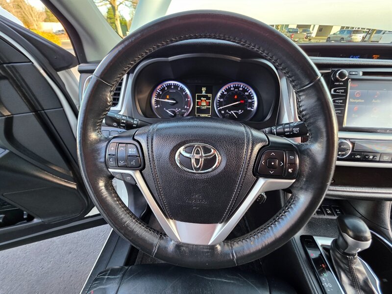 2014 Toyota Highlander XLE 4X4 SUN ROOF / LEATHER / NAVi / CAM / 7-SEATER / FULY LOADED / LOCAL CAR / ALL WHEEL DRIVE - Photo 47 - Portland, OR 97217