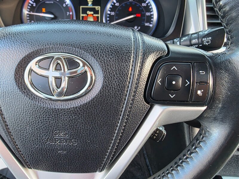 2014 Toyota Highlander XLE 4X4 SUN ROOF / LEATHER / NAVi / CAM / 7-SEATER / FULY LOADED / LOCAL CAR / ALL WHEEL DRIVE - Photo 40 - Portland, OR 97217