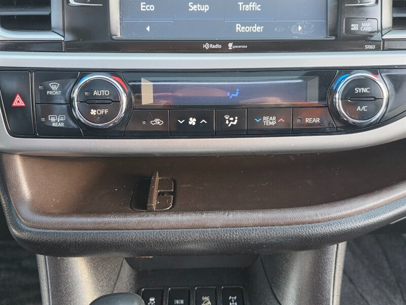 2014 Toyota Highlander XLE 4X4 SUN ROOF / LEATHER / NAVi / CAM / 7-SEATER / FULY LOADED / LOCAL CAR / ALL WHEEL DRIVE - Photo 41 - Portland, OR 97217