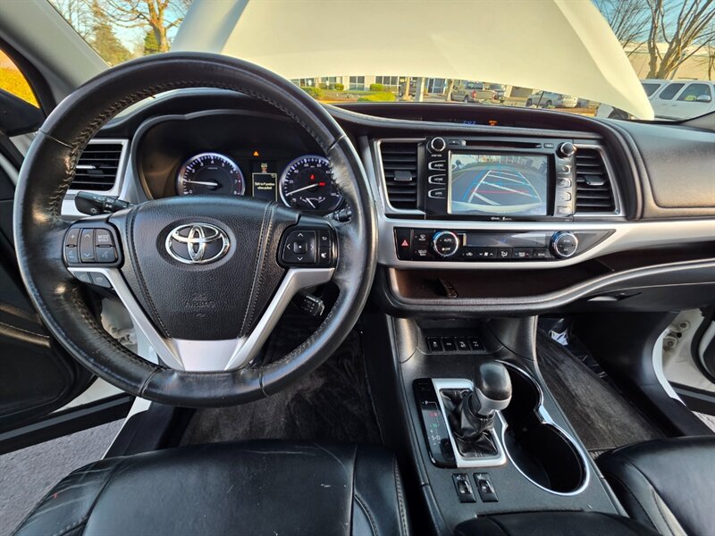 2014 Toyota Highlander XLE 4X4 SUN ROOF / LEATHER / NAVi / CAM / 7-SEATER / FULY LOADED / LOCAL CAR / ALL WHEEL DRIVE - Photo 36 - Portland, OR 97217