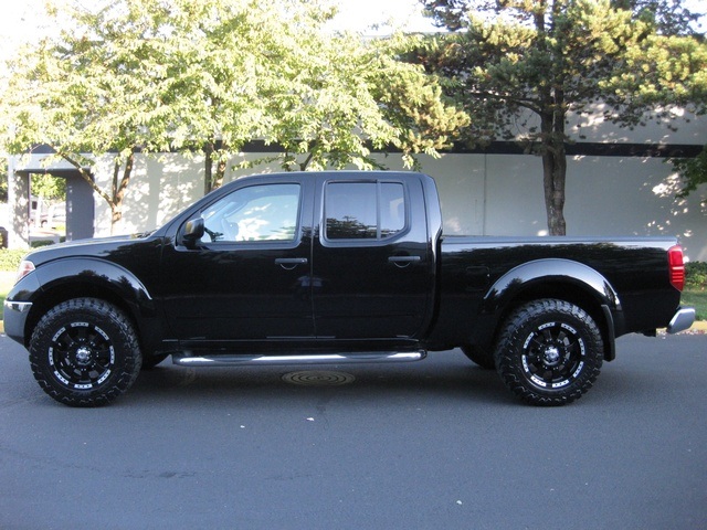 2007 Nissan Frontier SE Crew Cab 4X4 / LIFTED / 1-OWNER   - Photo 3 - Portland, OR 97217