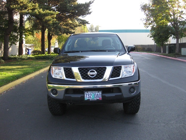 2007 Nissan Frontier SE Crew Cab 4X4 / LIFTED / 1-OWNER   - Photo 2 - Portland, OR 97217