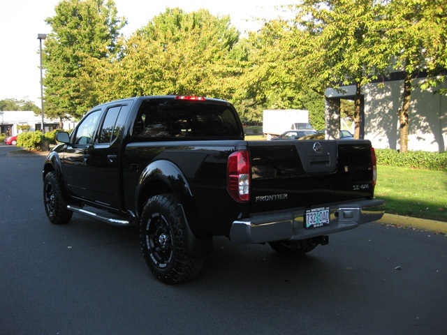 2007 Nissan Frontier SE Crew Cab 4X4 / LIFTED / 1-OWNER   - Photo 4 - Portland, OR 97217