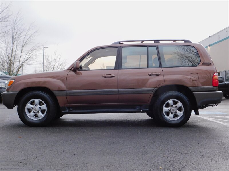 1998 Toyota Land Cruiser 4X4 / w. DIFFERENTIAL LOCK / 1-OWNER / CLEAN CLEAN   - Photo 3 - Portland, OR 97217