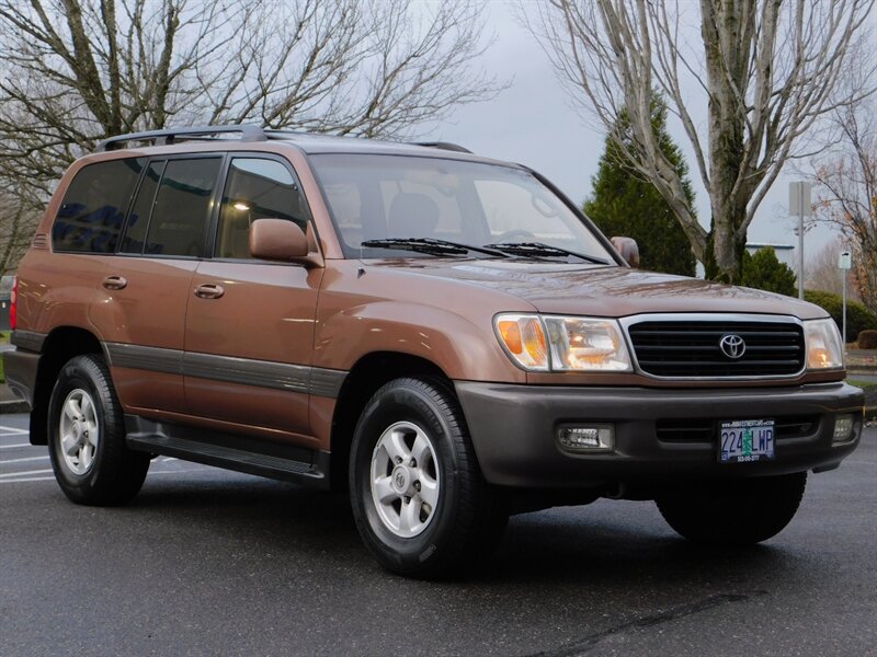 1998 Toyota Land Cruiser 4X4 / w. DIFFERENTIAL LOCK / 1-OWNER / CLEAN CLEAN   - Photo 2 - Portland, OR 97217