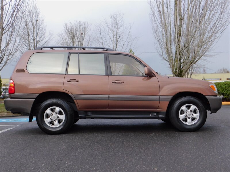 1998 Toyota Land Cruiser 4X4 / w. DIFFERENTIAL LOCK / 1-OWNER / CLEAN CLEAN   - Photo 4 - Portland, OR 97217