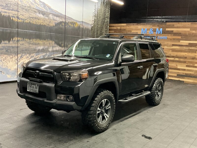 2010 Toyota 4Runner Trail Sport Utility 4X4 / LIFTED w/ NEW TIRES  Backup Camera / CRAWL CONTROL & DIFF LOCK / SHAPE & CLEAN - Photo 25 - Gladstone, OR 97027