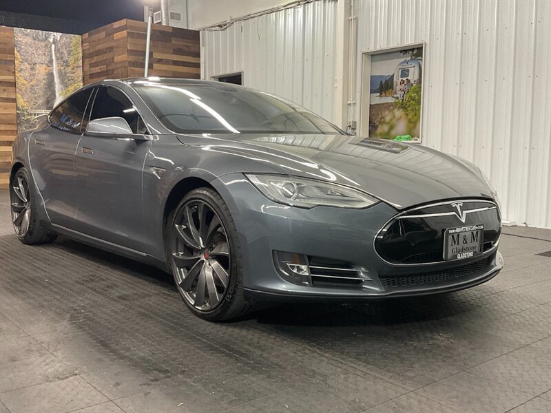 2013 Tesla Model S Sedan 60k WH / Leath   - Photo 2 - Gladstone, OR 97027
