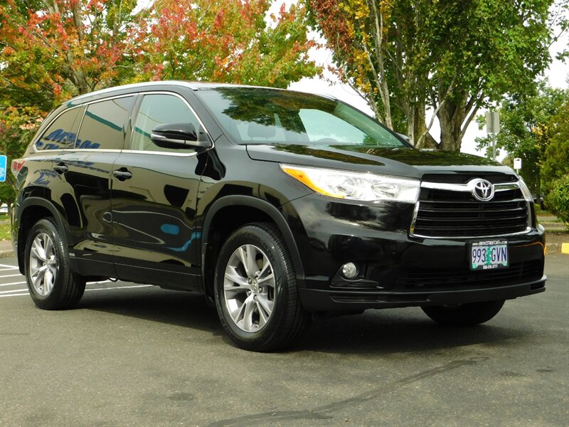 2014 Toyota Highlander XLE AWD / 1-OWNER / 3Rd Seat / LOADED / LOW MILES   - Photo 2 - Portland, OR 97217