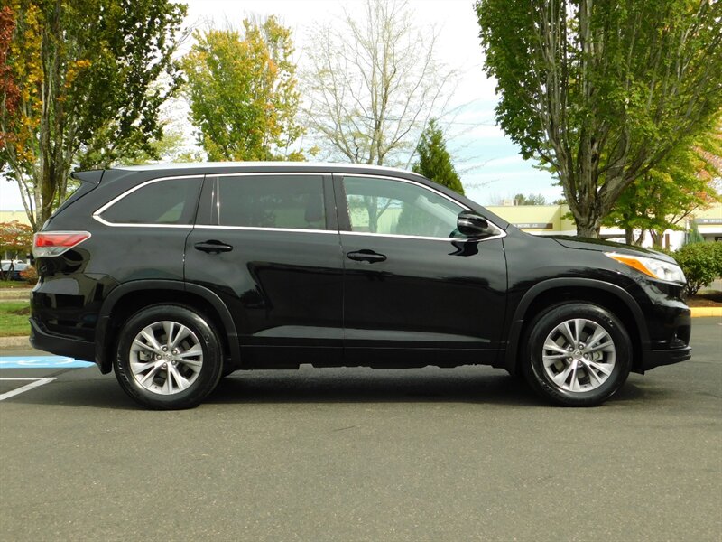 2014 Toyota Highlander XLE AWD / 1-OWNER / 3Rd Seat / LOADED / LOW MILES   - Photo 4 - Portland, OR 97217
