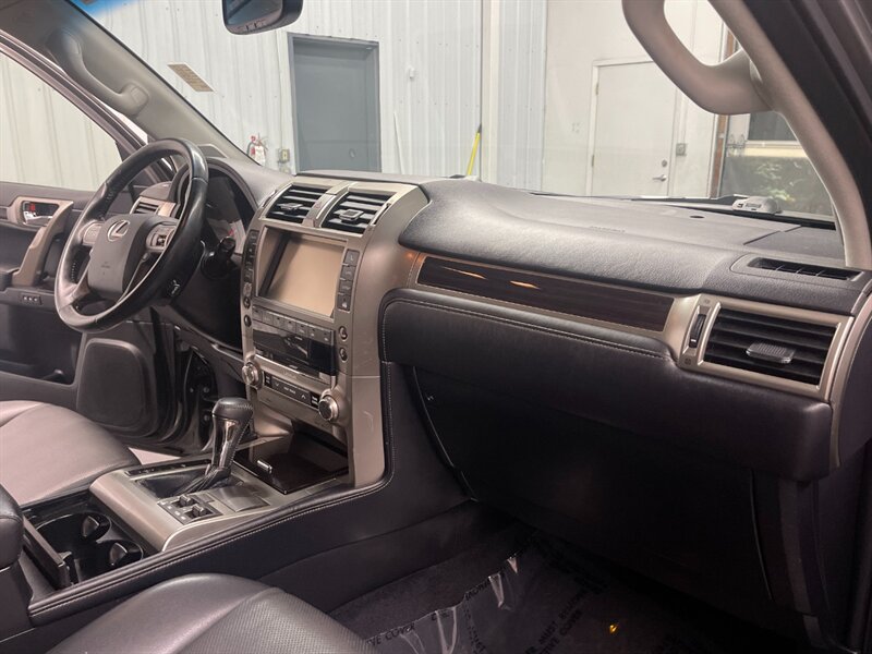 2014 Lexus GX 460 Sport Utility / AWD / 3RD SEAT / DVD / Camera   - Photo 42 - Gladstone, OR 97027