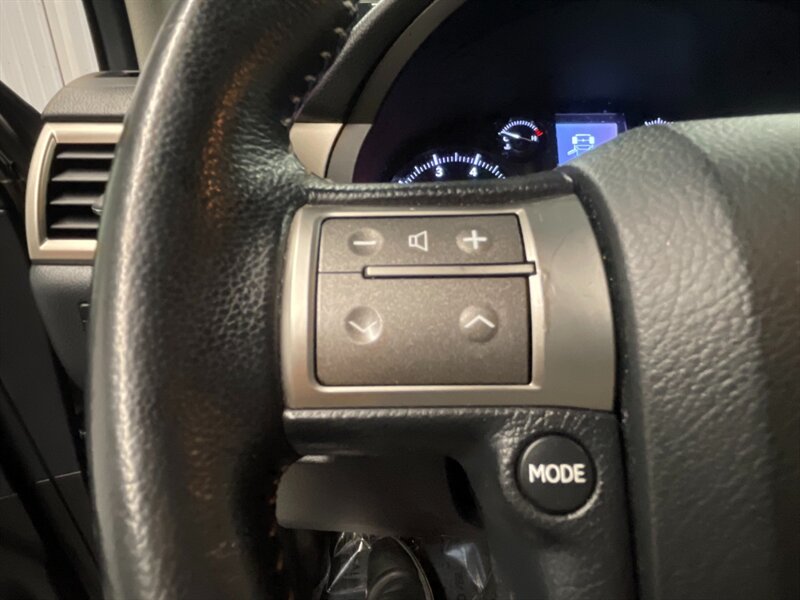2014 Lexus GX 460 Sport Utility / AWD / 3RD SEAT / DVD / Camera   - Photo 38 - Gladstone, OR 97027