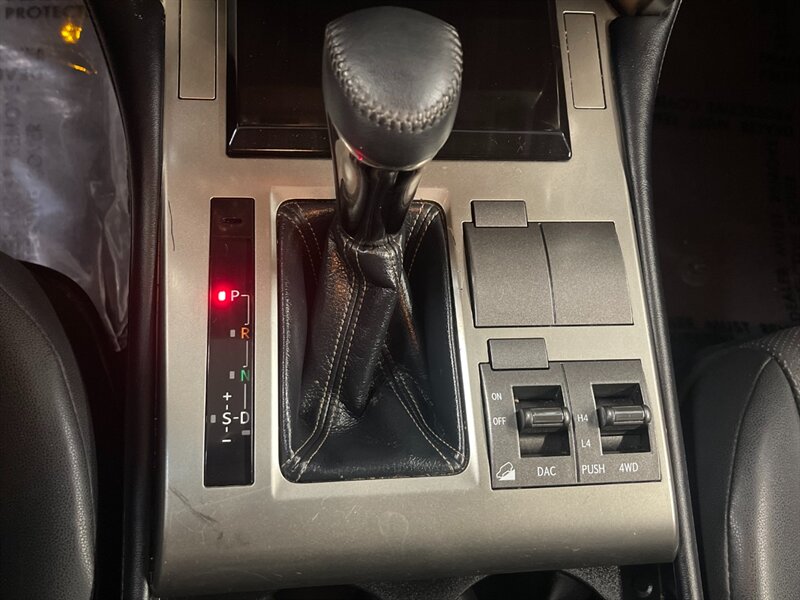 2014 Lexus GX 460 Sport Utility / AWD / 3RD SEAT / DVD / Camera   - Photo 25 - Gladstone, OR 97027